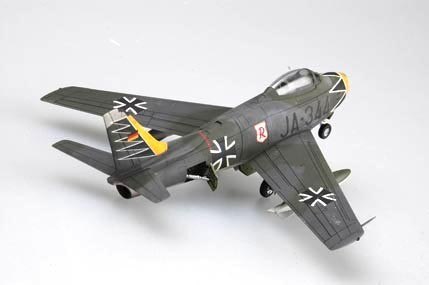 Model plastikowy F-86F-40 Sabre Model plastikowy F-86F-40 Sabre