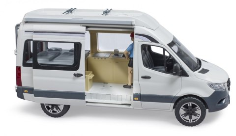 Kamper MB Sprinter biały z figurką i akcesoriami Kamper MB Sprinter biały z figurką i akcesoriami