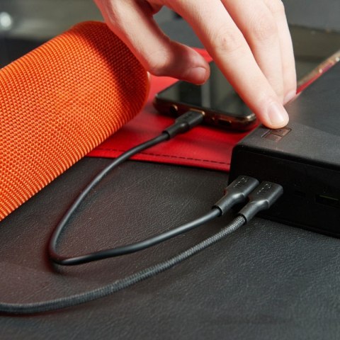 Kabel USB-C-USB-C PowerFlex 100W silikonowy 1.2m biały Kabel USB-C-USB-C PowerFlex 100W silikonowy 1.2m biały