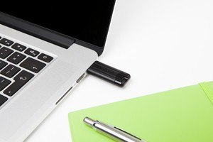 PinStripe USB 3.0 Drive 16GB Black PinStripe USB 3.0 Drive 16GB Black