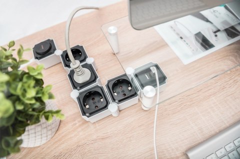 Elastyczna listwa zasilająca biurowa 4 gniazdowa z 2 złączami USB