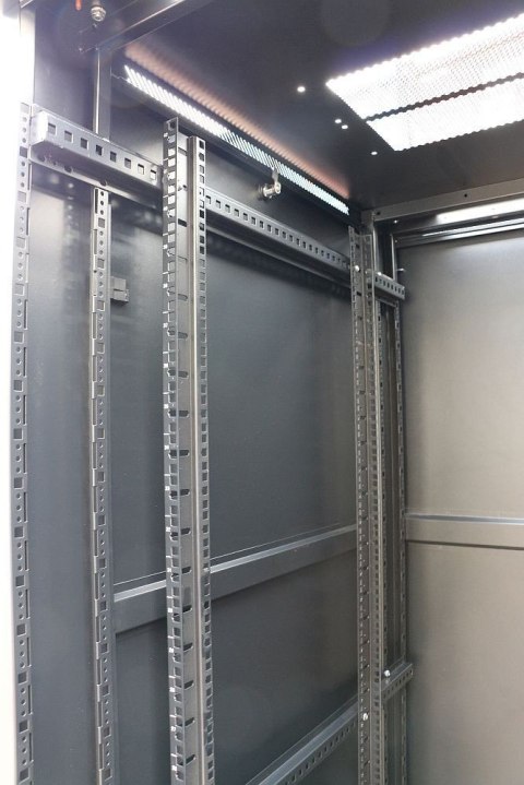 Szafa rack 42U 600x1000mm stojąca czarna